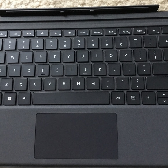 Surface Pro Signature Keyboard – Black - Plus USB / HDMI Adapters - Picture 2 of 10